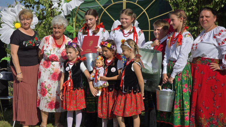 V Jubileuszowy Przegląd Zespołów Ludowych rozbrzmiał w Mąkolnie