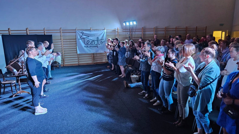 Premiera sztuki „Mozaika z B.” w wykonaniu Teatru na Miarę