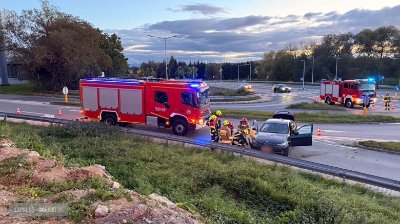 Zderzenie audi i bmw na krajowej ósemce w Ząbkowicach Śląskich