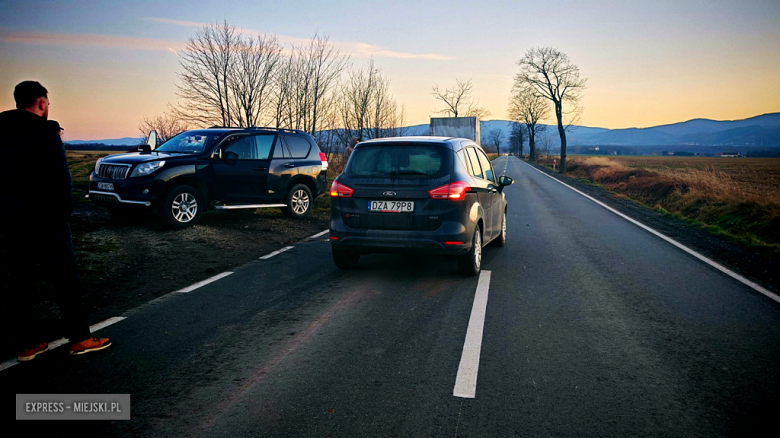 Zderzenie dwóch pojazdów na trasie Kamieniec Ząbkowicki - Złoty Stok