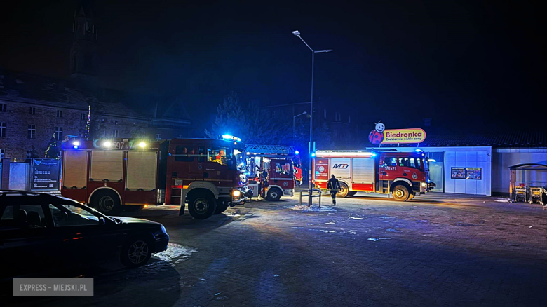 Zadymienie w markecie. Ewakuowano klientów, na miejscu straż pożarna