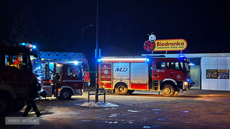 Zadymienie w markecie. Ewakuowano klientów, na miejscu straż pożarna