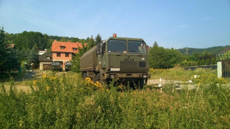 Susza kontra wojskowi. Walka o wodę w kranach w stoszowickiej gminie trwa