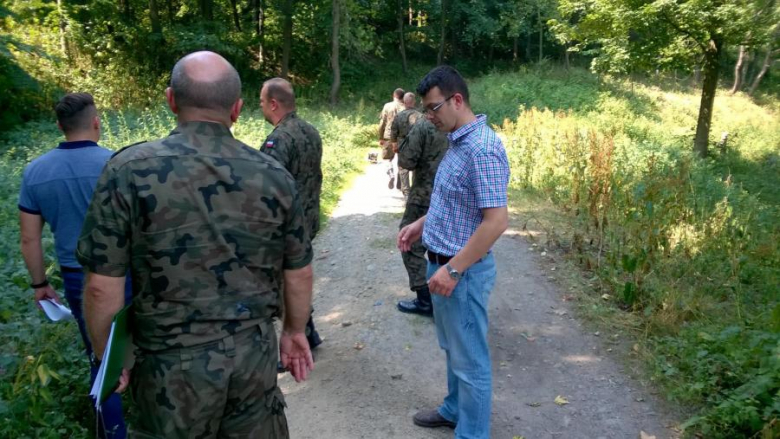 Susza kontra wojskowi. Walka o wodę w kranach w stoszowickiej gminie trwa