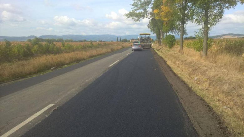 Remont drogi wojewódzkiej nr 385 między Stoszowicami a Ząbkowicami Śląskimi. Ruch odbywa się wahadłowo