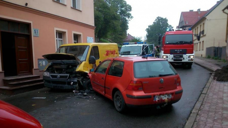 Kolizja na ul. Głównej w Bardzie