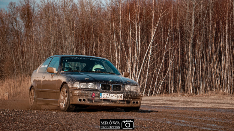 7-letni Aleksander Pelikański za kierownicą 220-konnego BMW E36