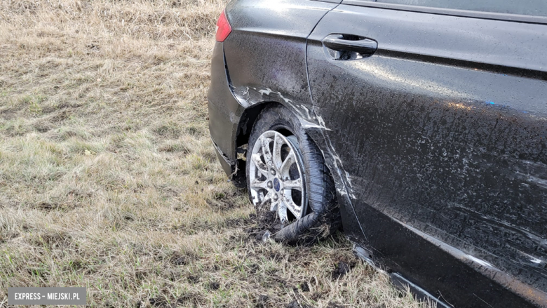 Zderzenie osobowego forda z ciężarowym MAN-em na krajowej ósemce