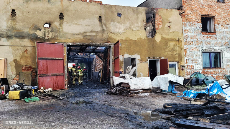 Pożar budynku po byłej cegielni w Olbrachcicach Wielkich