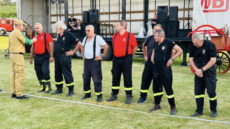 W Lubnowie trwa 9. Zlot Starych Sikawek Strażackich [foto]