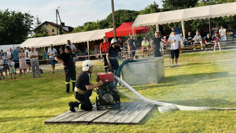 W Lubnowie trwa 9. Zlot Starych Sikawek Strażackich [foto]