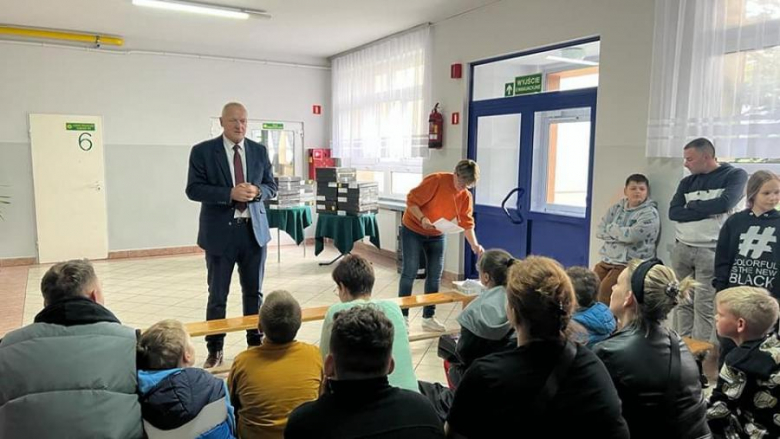 „Laptop dla ucznia”. Uczniowie z Barda otrzymali nowy sprzęt