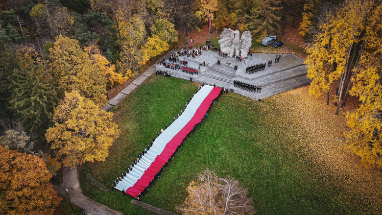 Biało-czerwona u podnóża Piastowskiego Orła