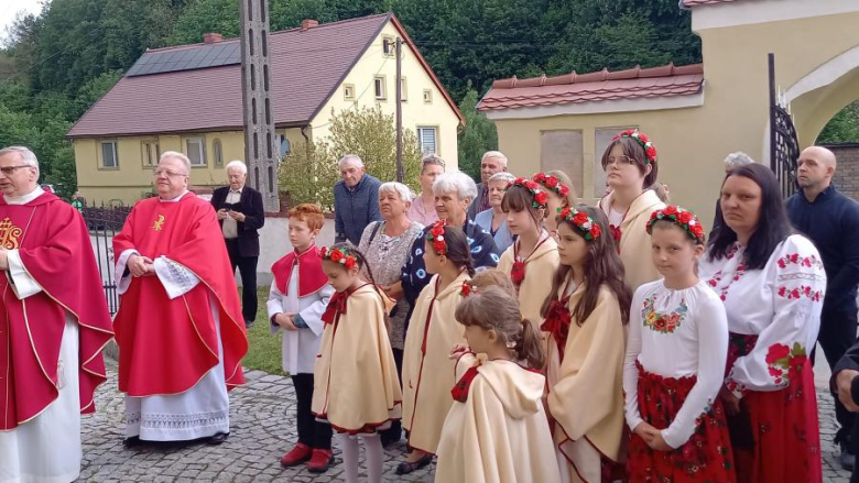 Lokalna społeczność odrestaurowała figurę św. Jana Nepomucena