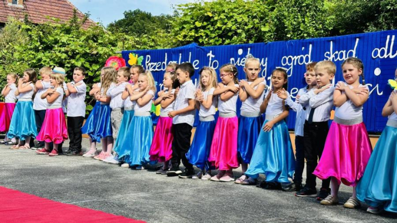 Pożegnanie przedszkolaków z Przedszkola na Orlej Polanie w Ziębicach