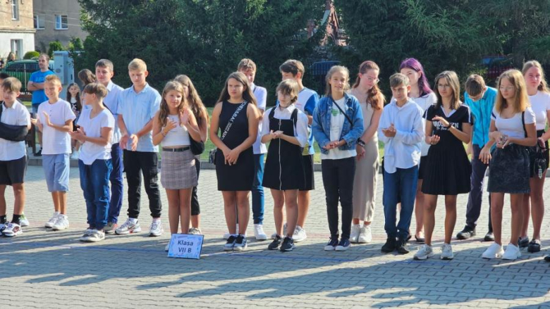 Rozpoczęcie roku szkolnego w Zespole Szkolno-Przeszkolnym w Bardzie