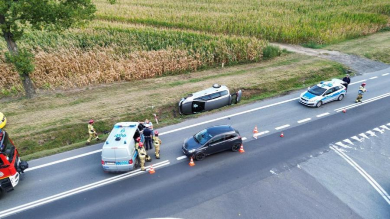 Zderzenie opla i forda między Braszowicami a Ząbkowicami Śląskimi