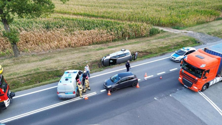 Zderzenie opla i forda między Braszowicami a Ząbkowicami Śląskimi