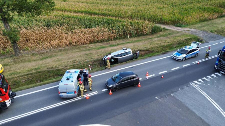 Zderzenie opla i forda między Braszowicami a Ząbkowicami Śląskimi