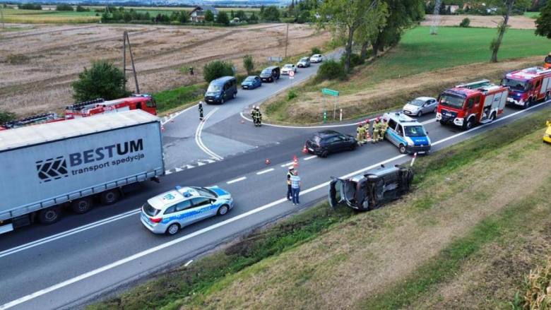 Zderzenie opla i forda między Braszowicami a Ząbkowicami Śląskimi