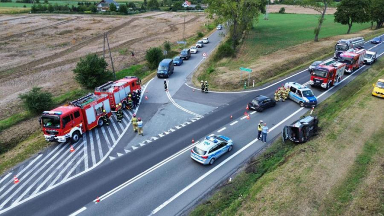 Zderzenie opla i forda między Braszowicami a Ząbkowicami Śląskimi