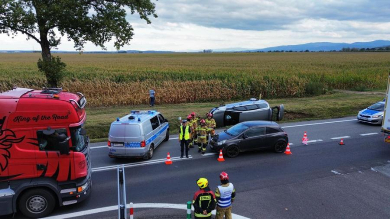 Zderzenie opla i forda między Braszowicami a Ząbkowicami Śląskimi