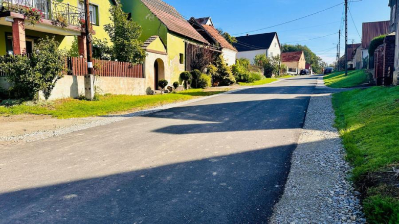 Droga w Raczycach przebudowana i odebrana