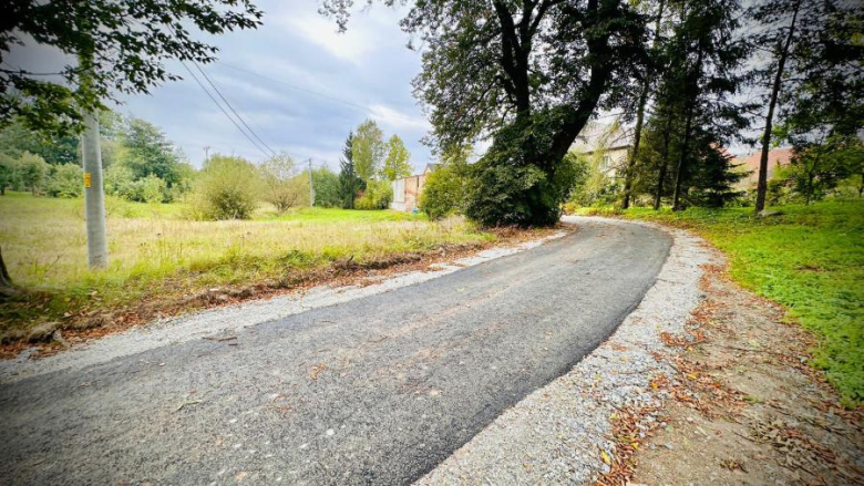 Droga w Kalinowicach Dolnych wyasfaltowana i z nowym przepustem