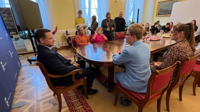  „Podróż z klasą”. Uczniowie z Barda na wycieczce w Warszawie