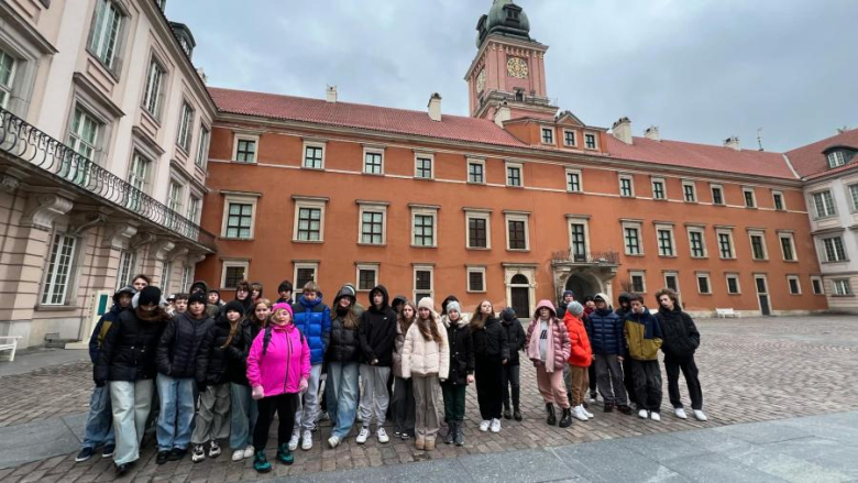  „Podróż z klasą”. Uczniowie z Barda na wycieczce w Warszawie