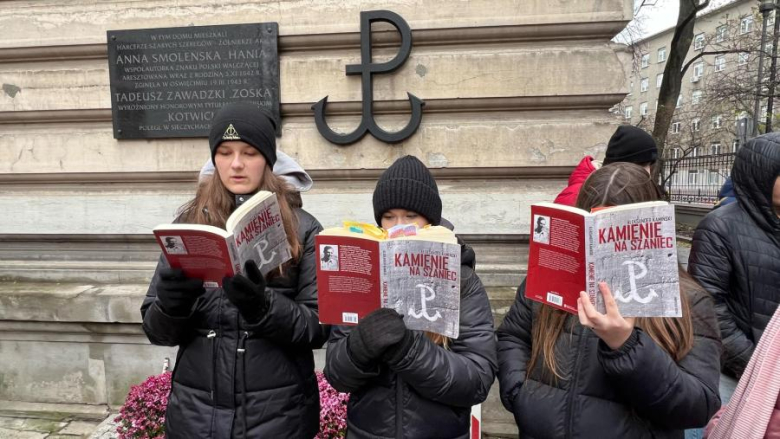  „Podróż z klasą”. Uczniowie z Barda na wycieczce w Warszawie