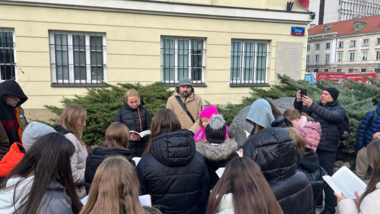  „Podróż z klasą”. Uczniowie z Barda na wycieczce w Warszawie