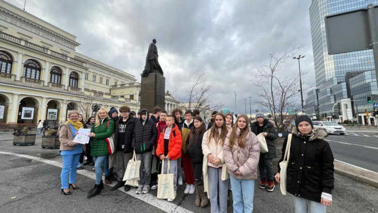  „Podróż z klasą”. Uczniowie z Barda na wycieczce w Warszawie