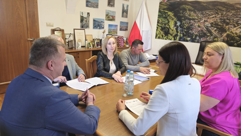 Podpisano umowę na termomodernizację świetlicy wiejskiej w Chwalisławiu