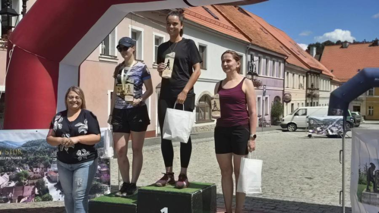 Na najlepszych biegaczy czekały sztabki złota. XIV Bieg na Jawornik za namii