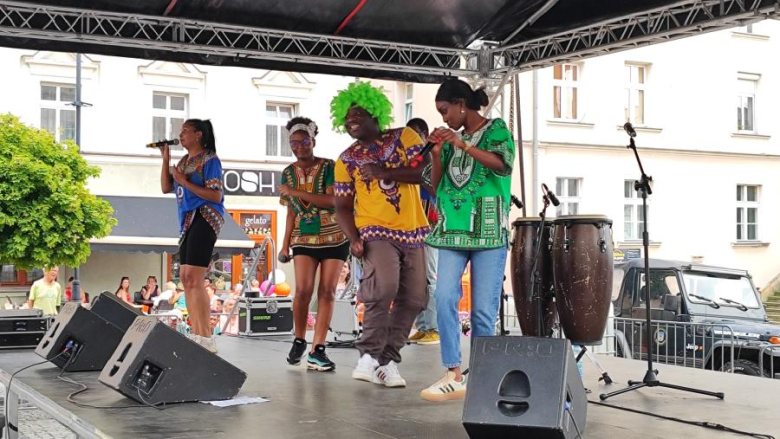 Ząbkowicka Wakacyjna Scena Muzyczna z afrykańskimi rytmami