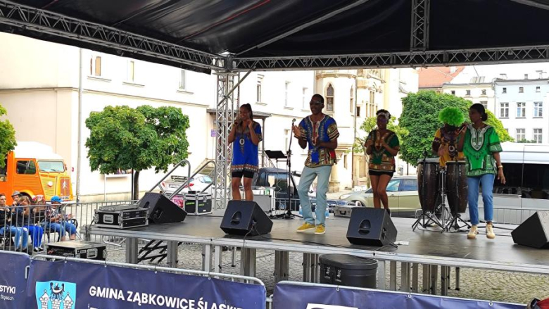 Ząbkowicka Wakacyjna Scena Muzyczna z afrykańskimi rytmami