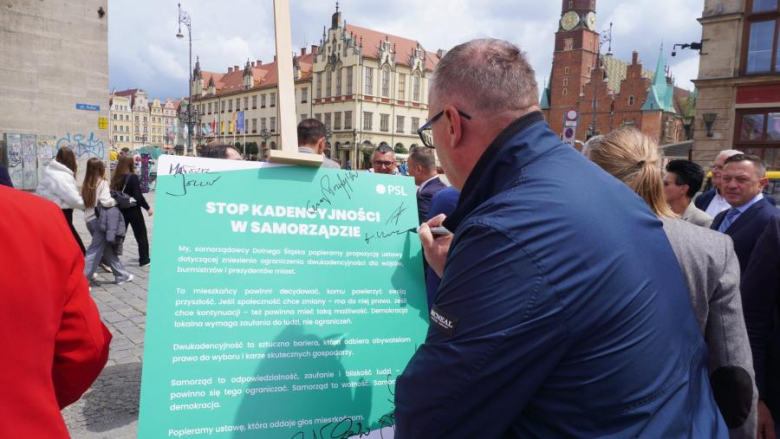 Samorządowcy z Dolnego Śląska mówią „nie” dla dwukadencyjności w samorządzie [konferencja]