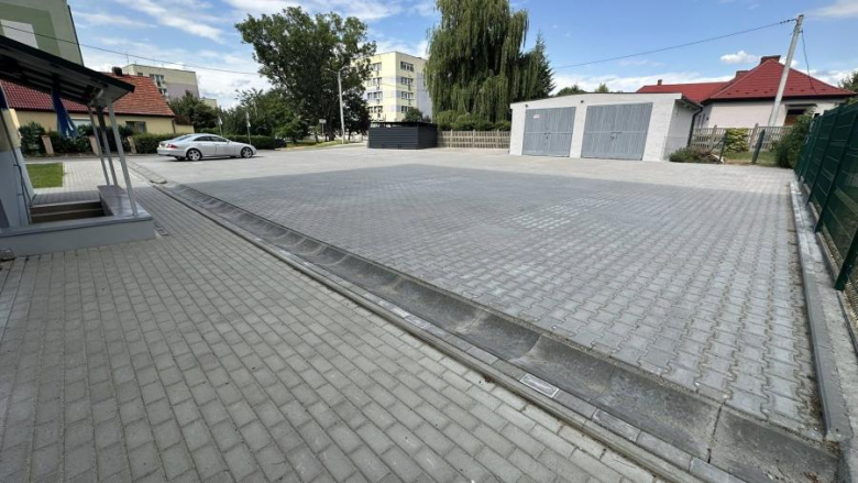 Nowy parking przy szkole i uporządkowanie odwodnienia