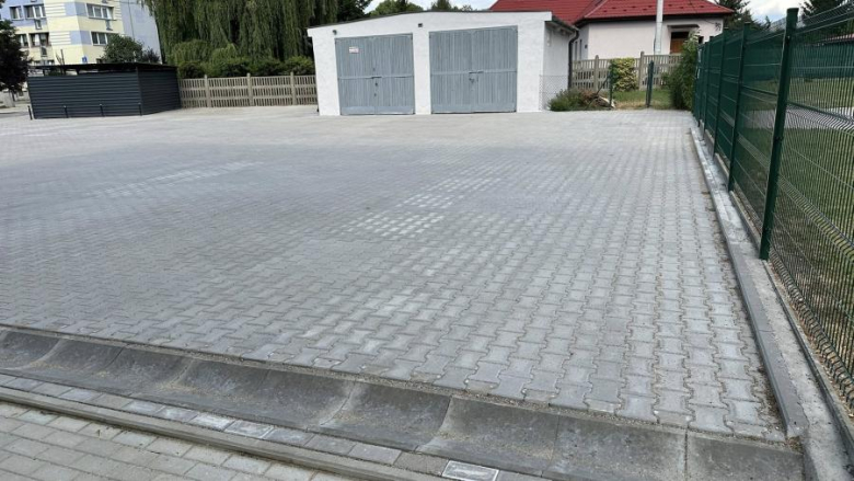 Nowy parking przy szkole i uporządkowanie odwodnienia