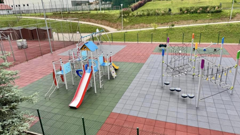 Trwa odbudowa szkoły i przedszkola. Dzieci wrócą do placówki 1 października