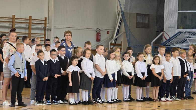 Uroczyste rozpoczęcie roku w złotostockiej podstawówce