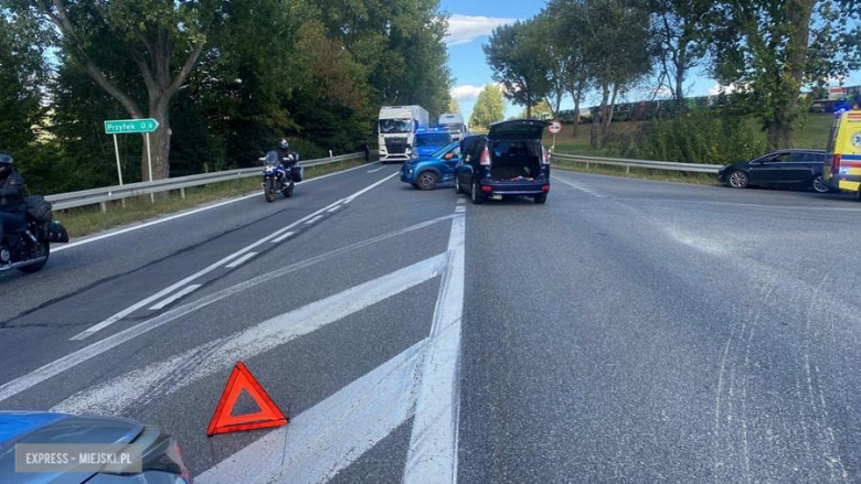 Zderzenie mazdy z dacią na krajowej ósemce