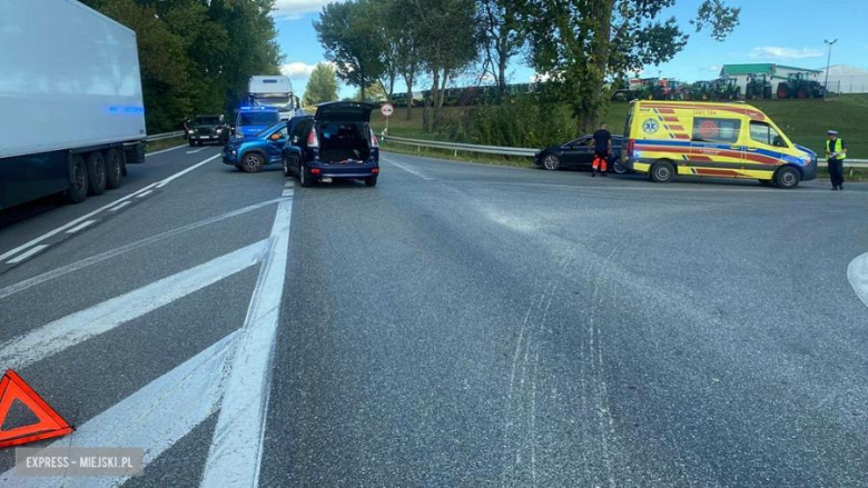 Zderzenie mazdy z dacią na krajowej ósemce