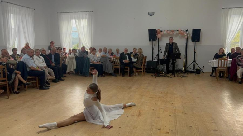 Radość, taniec i wspólnota – Bal Seniora 2025 w Grodziszczu