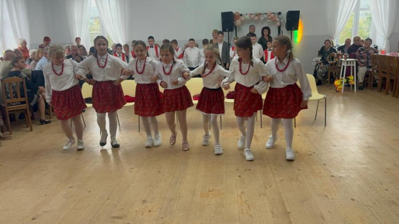 Radość, taniec i wspólnota – Bal Seniora 2025 w Grodziszczu
