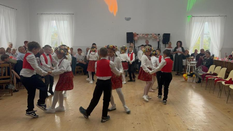 Radość, taniec i wspólnota – Bal Seniora 2025 w Grodziszczu