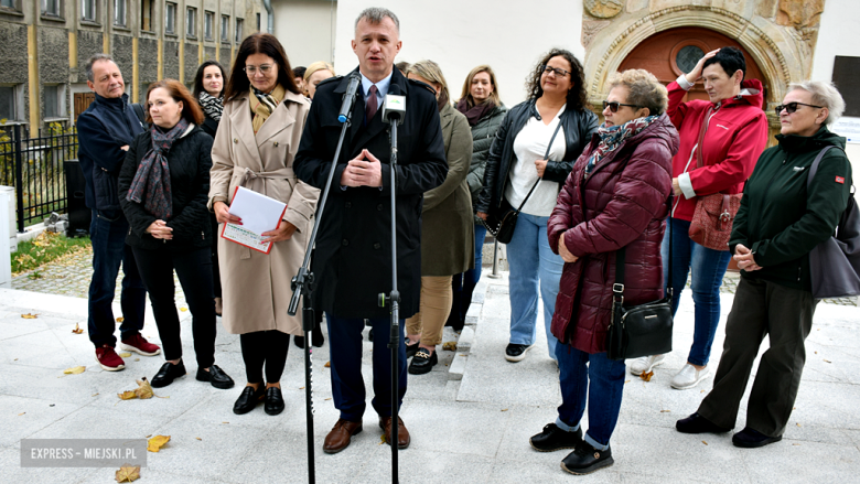 Po rocznej przebudowie Plac Kościelny ponownie otwarty