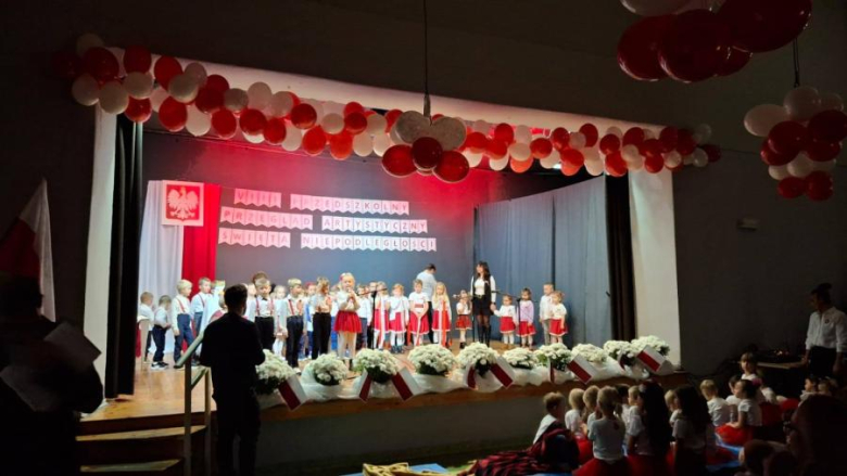 VIII Przedszkolny Przegląd Artystyczny z okazji Święta Niepodległości