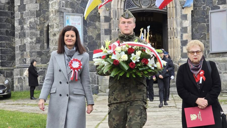 Narodowe Święto Niepodległości w Złotym Stoku – wspólna modlitwa, przemarsz i hołd dla Ojczyzny